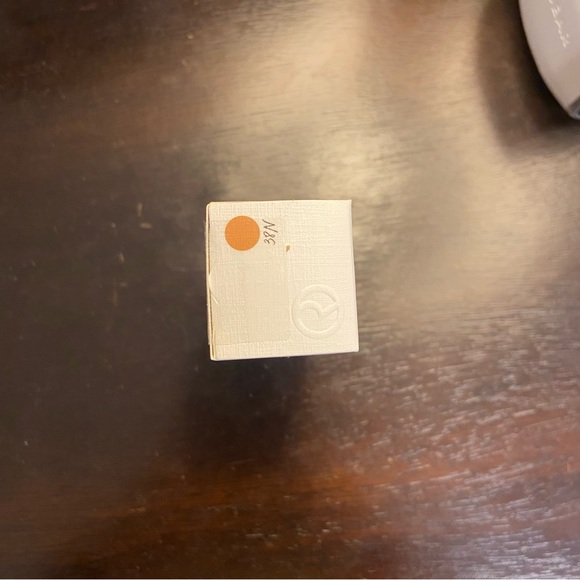 NIB Rate Beauty Positive Light Tinted Moisturizer 38N - Picture 3 of 3